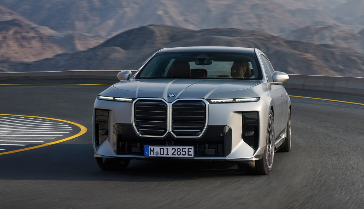 Die BMW Group hat im Zeitraum von April bis Juni 2026 116.807 Elektroautos der Marken BMW und Mini an Kunden ausgeliefert (+5,2 %).