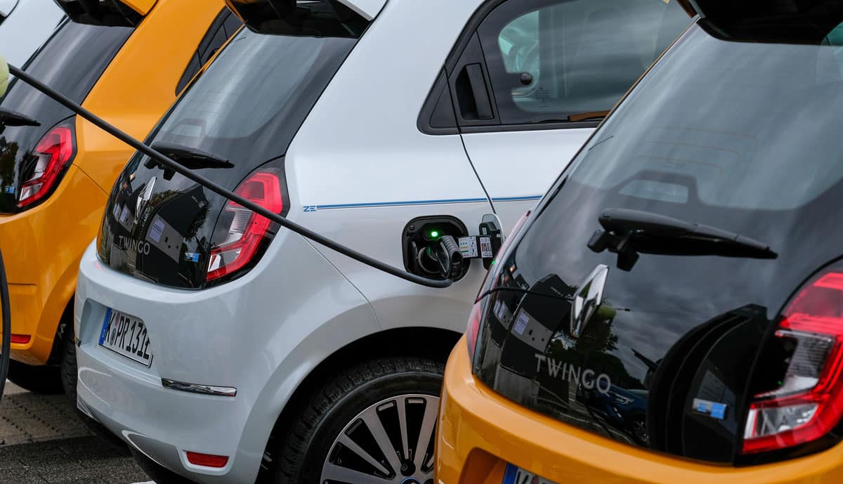 Renault-Twingo-Electric-laedt