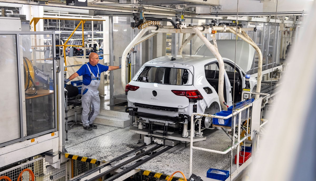 VW-Werk-Wolfsburg,-Golf-Produktion