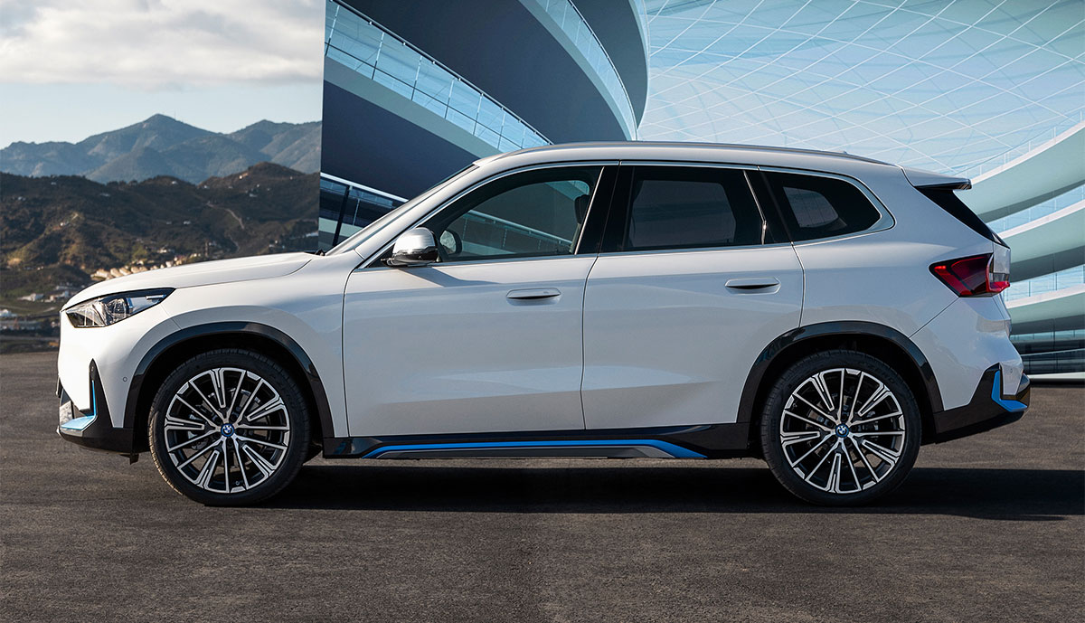 BMW-iX1-xDrive30-2022-3