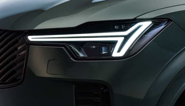 The_Volvo_XC90_Studio_Headlight