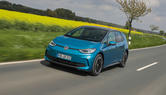 Volkswagen zeigt neuen Markenauftritt und Logo, Videos & Footage