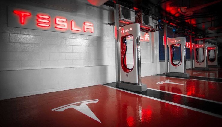 Bei Tesla sind sogar die Tiefgaragen-Ladestationen cool (Bilder)