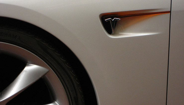 England-Preis für Tesla Model 3 „30.000 britische Pfund oder weniger“