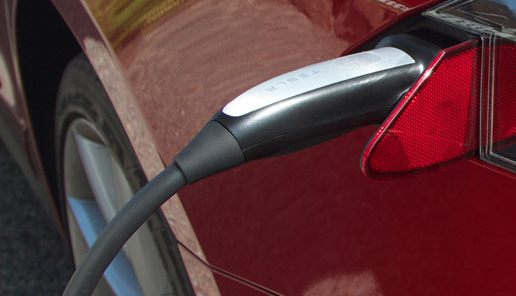 Elektroauto-„Heimbatterie“ spart Tesla-Fahrer mehr als 20.000 Euro im Jahr