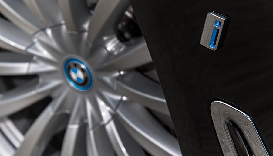 Neue BMW-Elektroauto-Strategie: Mehr große Modelle und Mobilitätsdienste