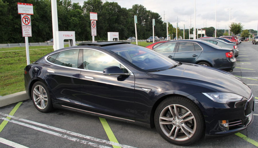 Tesla: SMS an Supercharger-Dauerparker reicht nicht, Musk plant mehr