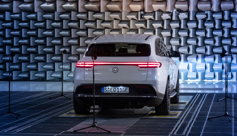 So hört sich das E-Auto-Warngeräusch des Mercedes EQC an