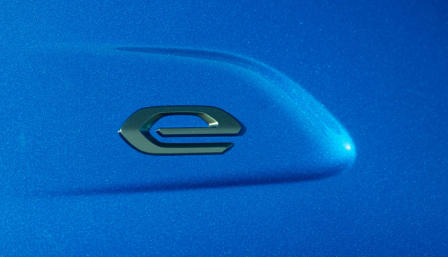 Peugeot-e-208-Emblem